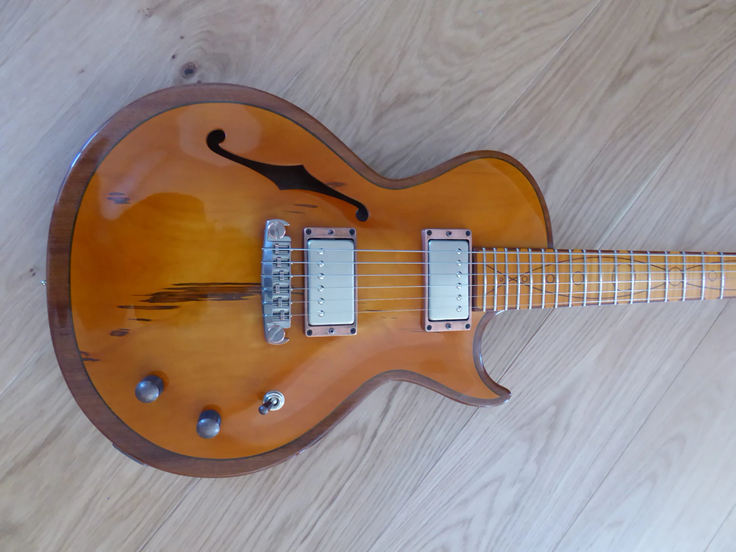 Heier #10 LP Thinline – Detailansicht 7 – Custom E-Gitarre von Heier Guitars bei Dresden und Meißen